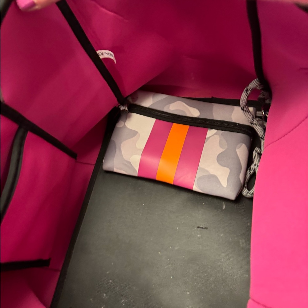 Neoprene, gray camo tote bag with snap closure. Inside is pink. - Picture 5 of 5